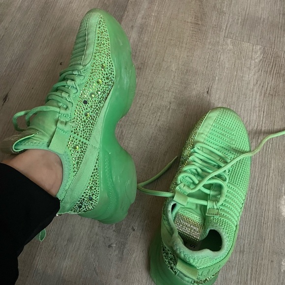 Steve Madden Women's Maxima Fabric Rhinestone Fashion Sneakers size 6M - Picture 2 of 8